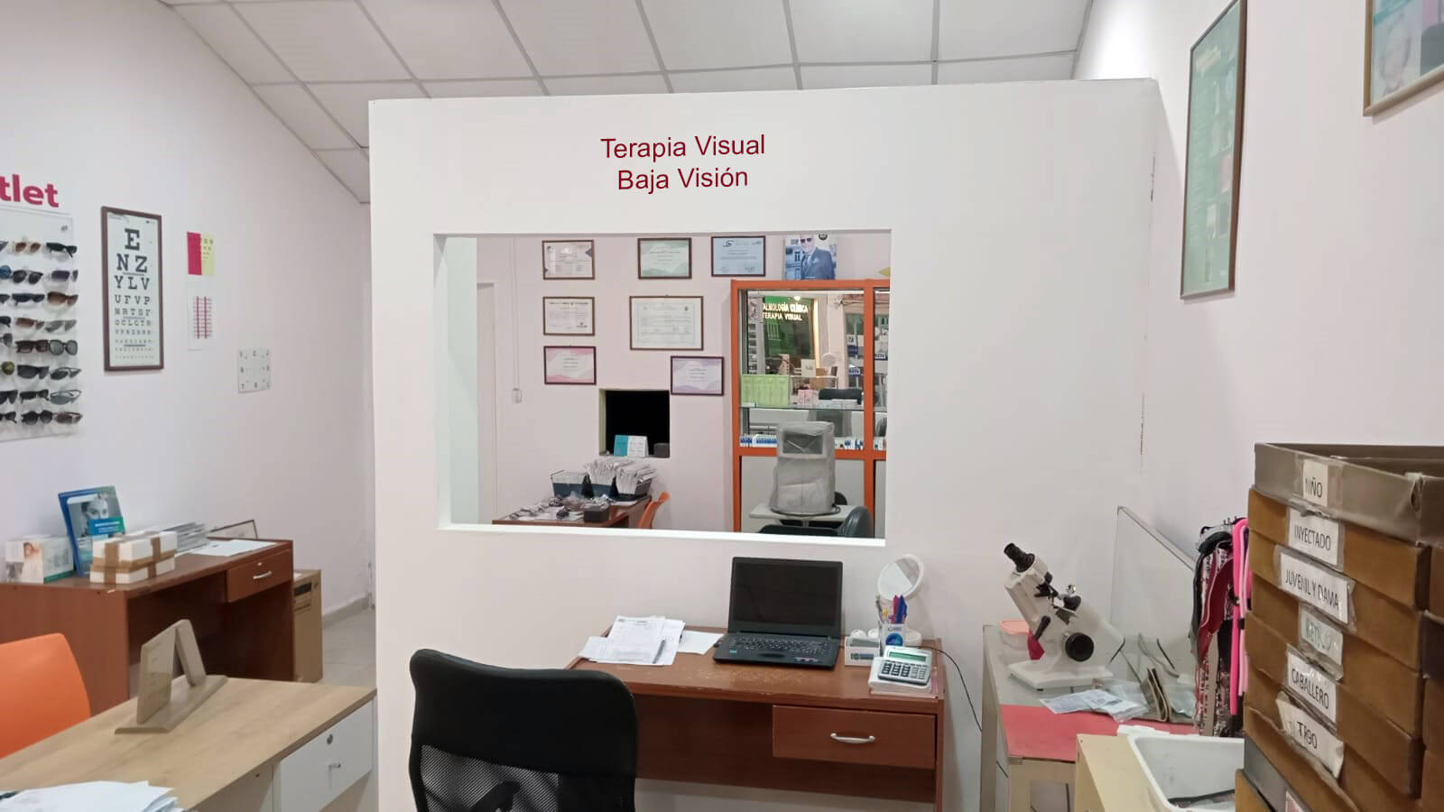 Interior de Óptica Punto de Vista